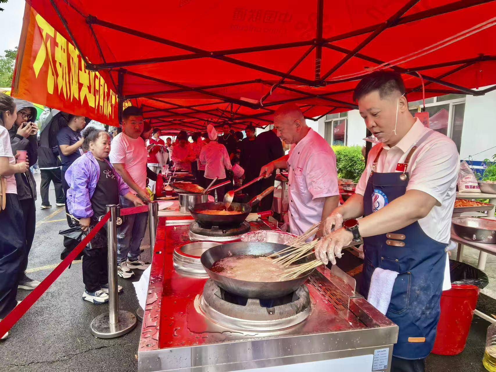 舌尖上的“開學禮”，這場校園美食節把人香迷糊了！