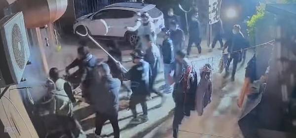 抵抗暴力強拆致人死亡被判無罪：在鑽頭對準大門之前，法律就該出手