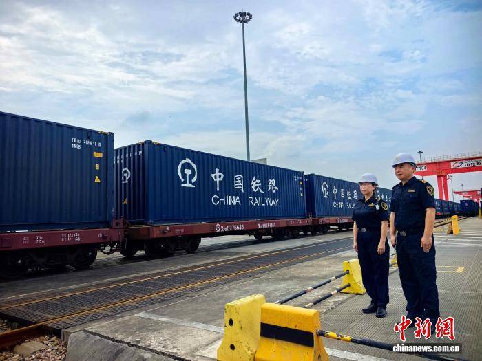 廣東首條粵滬鐵海聯運外貿物流新通道落地執行
