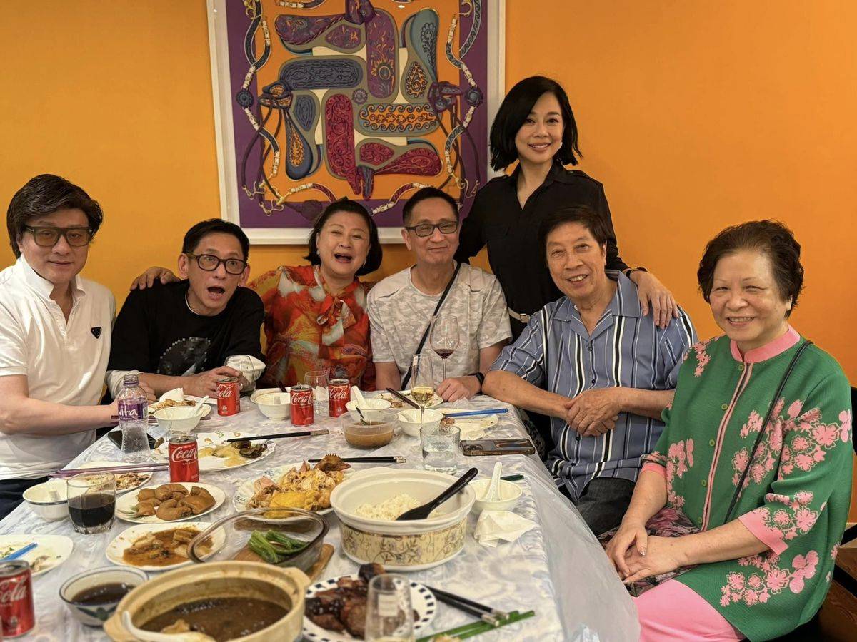香港資深女星久違回TVB，曾為兒子炮轟前東家，當紅時為丈夫移民