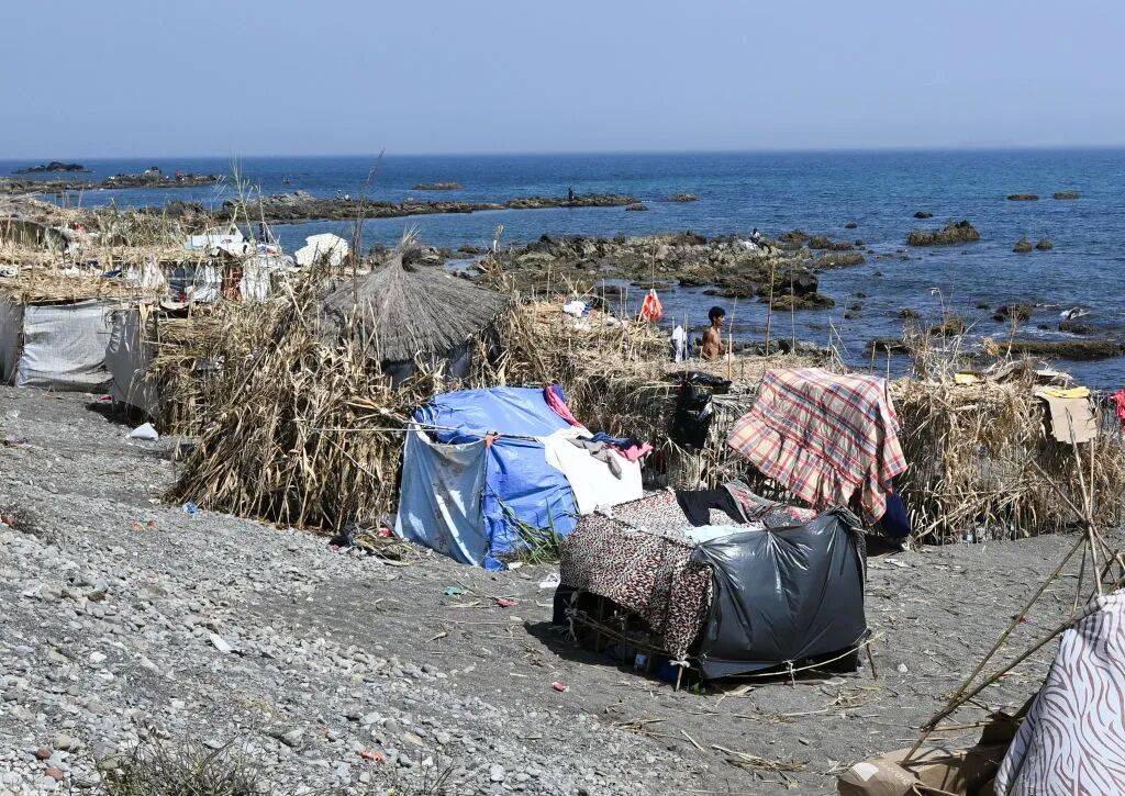西班牙：擬將滯留飛地的約500名未成年移民，送至西班牙本土，安排入住寄養家庭