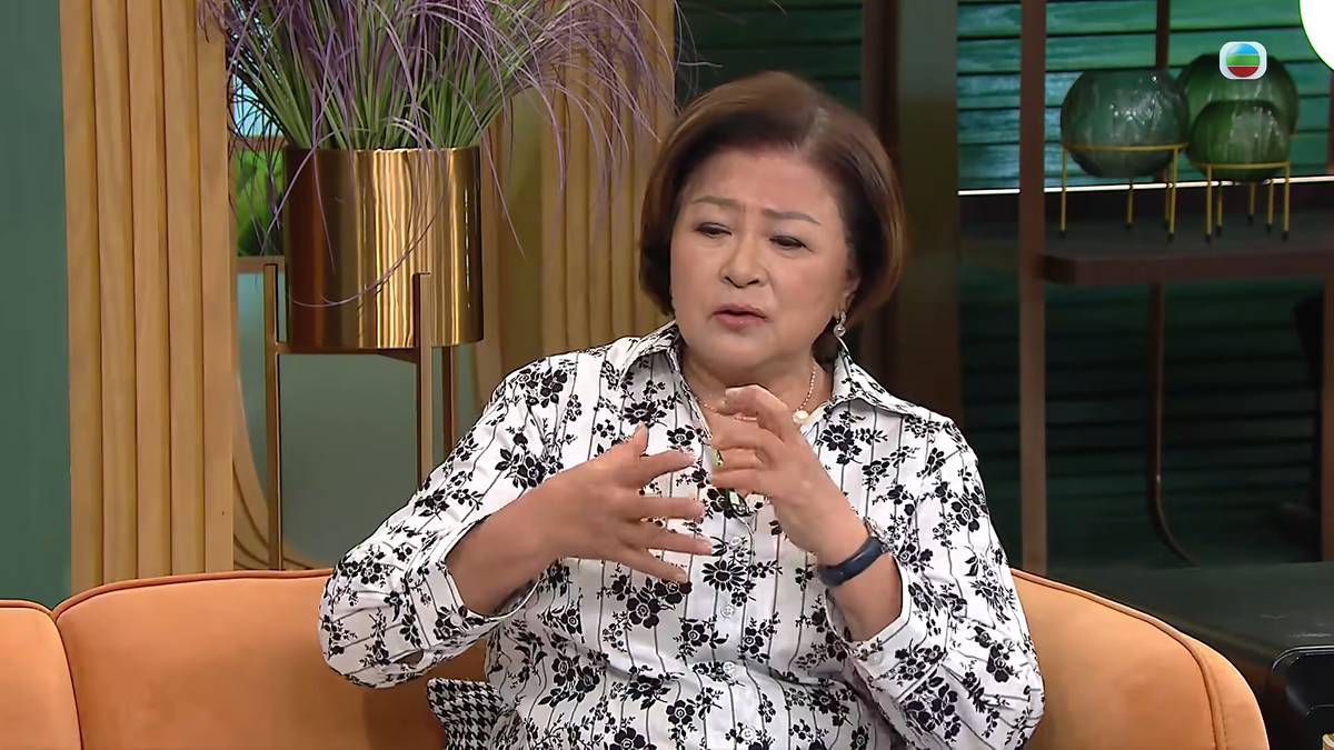 香港資深女星久違回TVB，曾為兒子炮轟前東家，當紅時為丈夫移民