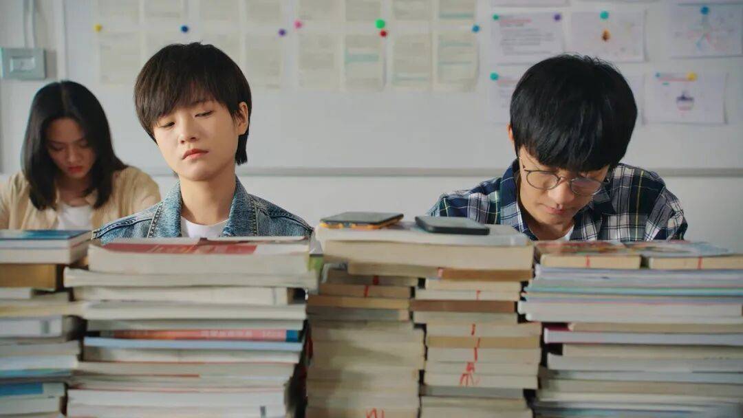 大學第一年，他們先交8萬進“保研班”
