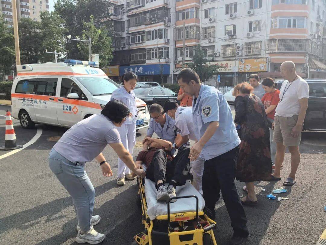 魯谷街道：快速響應顯擔當 暖心救助解危急