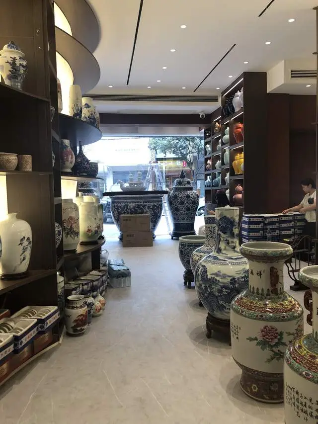 詩意江城：手撫名缸追往事 心崇匠藝意從容——詩人趙鋼最新詩歌賞析