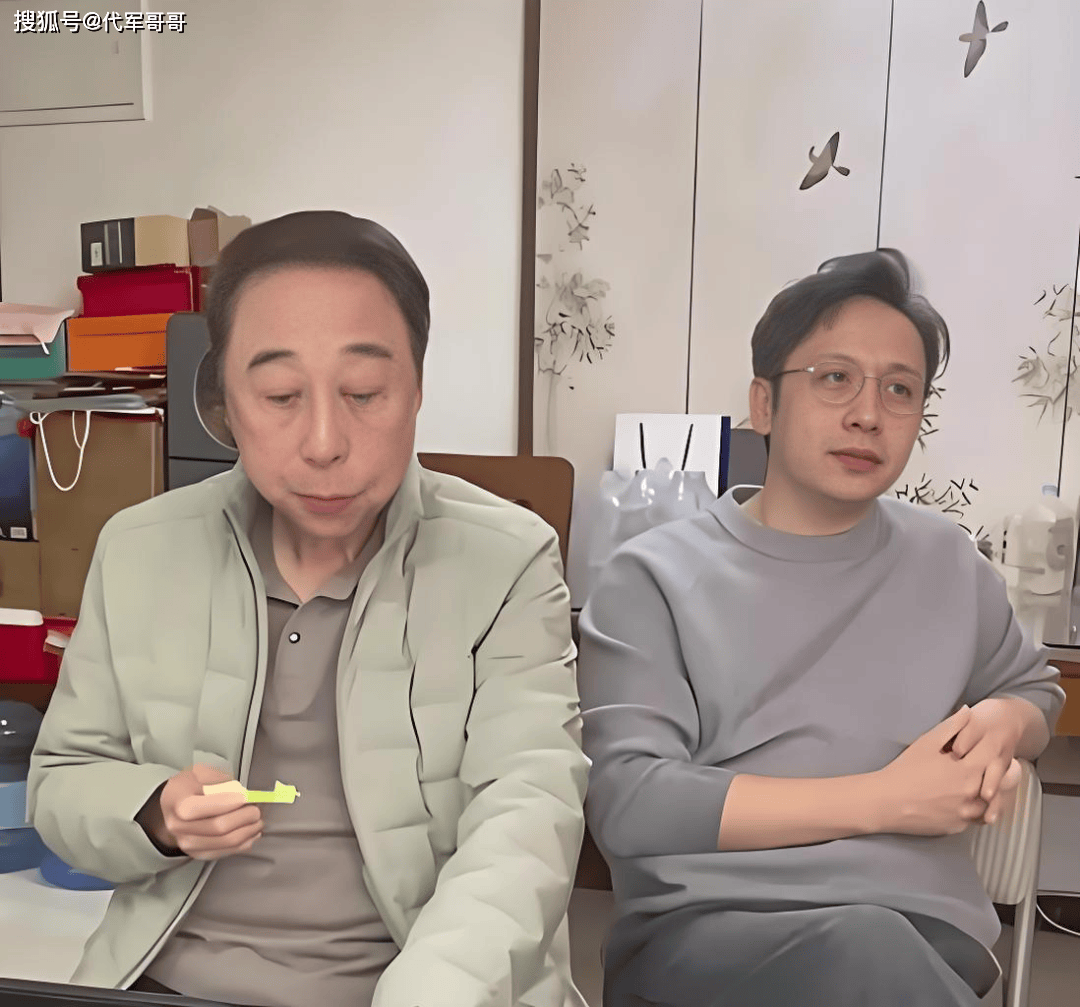 原創68歲馮鞏近況曝光！娶中學同學艾慧恩愛43年，如今兒子成為他的驕傲