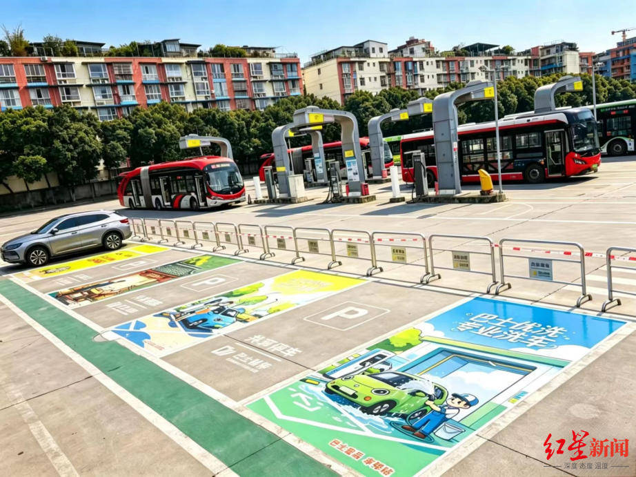寄快遞、買東西、停車充電 成都公交場站“金角銀邊”變身便民空間