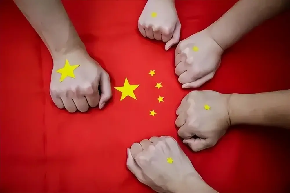 原創愛國不是生意！安踏品牌原CEO徐陽全家移民美國，登機後才宣佈訊息引發爭議