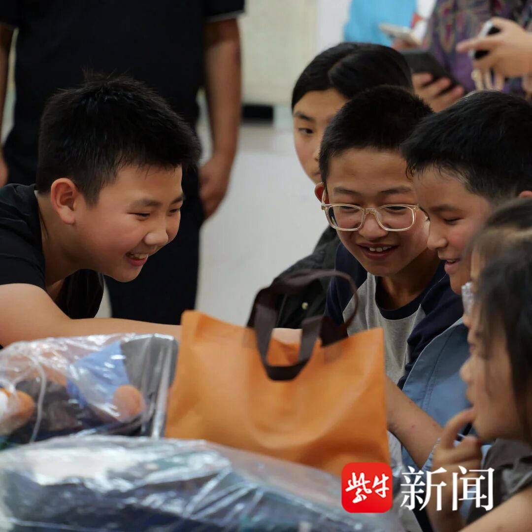 跨越山河共讀好書 南京小學生走進雲南松坪公益研學