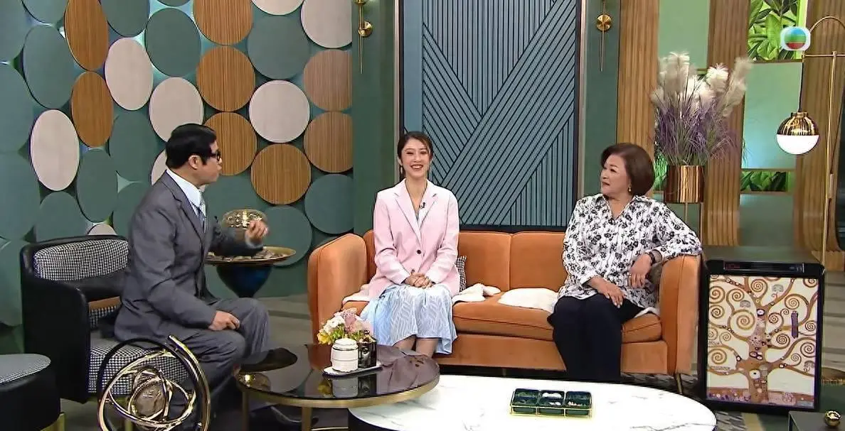 原創香港資深女星時隔多年重回TVB，曾為兒子怒懟前東家，事業巔峰為丈夫移民