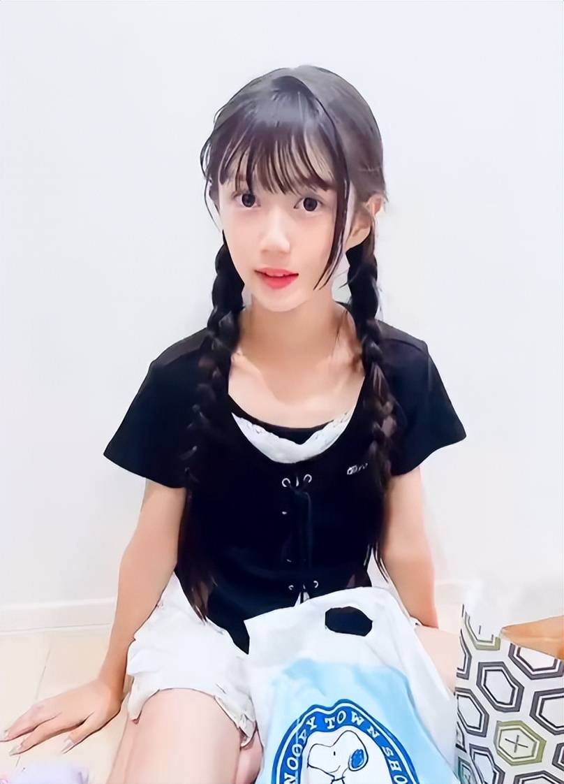 原創動漫裡的偶像至少14歲，現實卻更瘋狂！日本10歲小偶像引發爭議