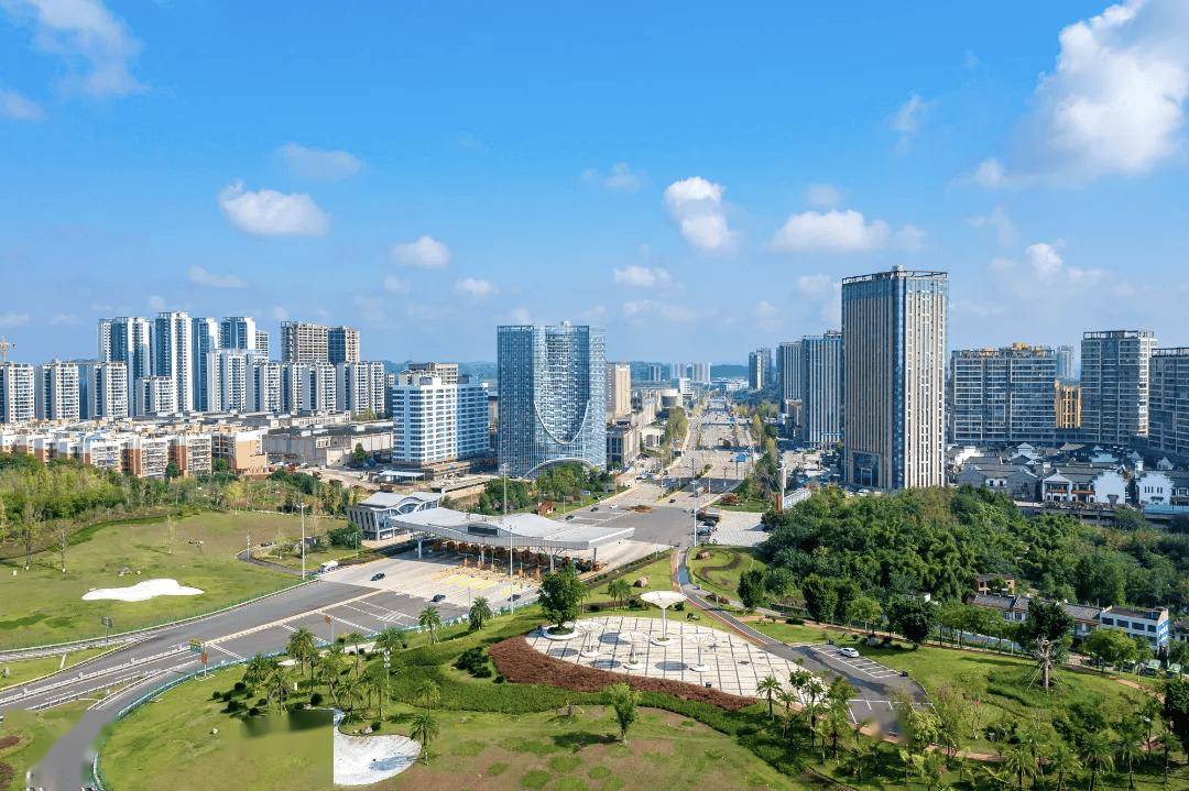 一期主體結構完成85% 簡陽市現代物流基地專案“火力全開”