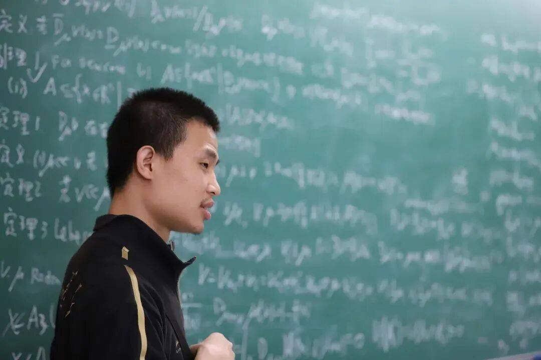 北大回應韋東奕賬號上架“小學數學解題能力練習冊”：確認為本人賬號