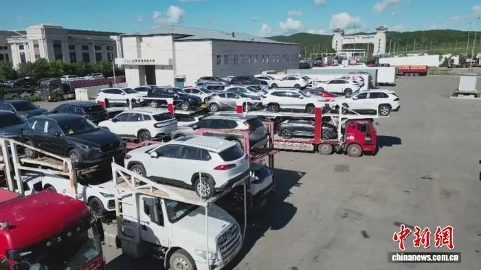 車輪滾滾向北行 綏芬河汽車出口跑出增長加速度