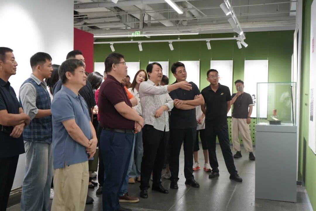 金石印韻潤暖城｜西泠印社六人聯展亮相鄂爾多斯市圖書館