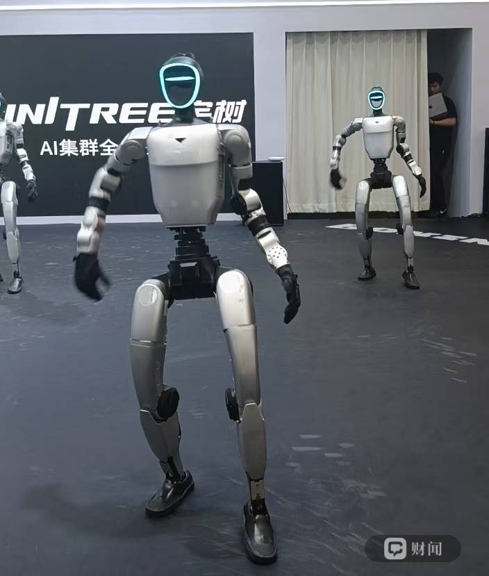 WRC觀察｜科技“硬漢”秒變“萌新”，宇樹科技機器人有了仿生臉