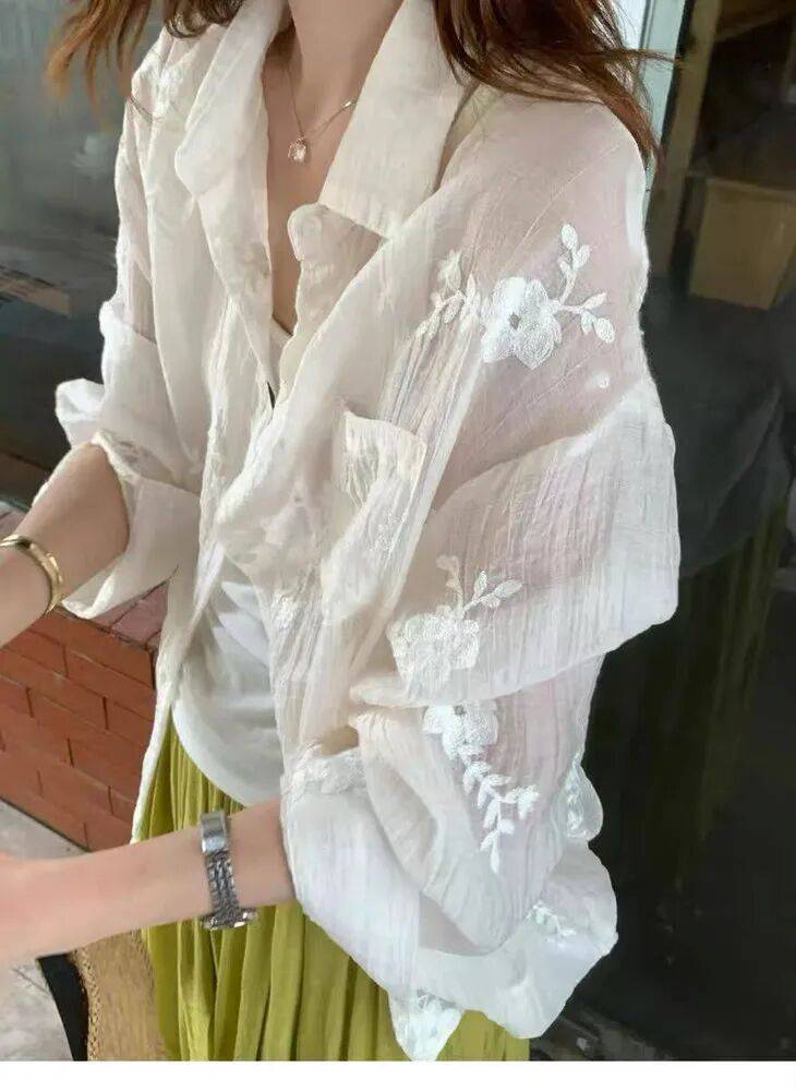 法式繁花襯衫，重工刺繡，輕薄透氣