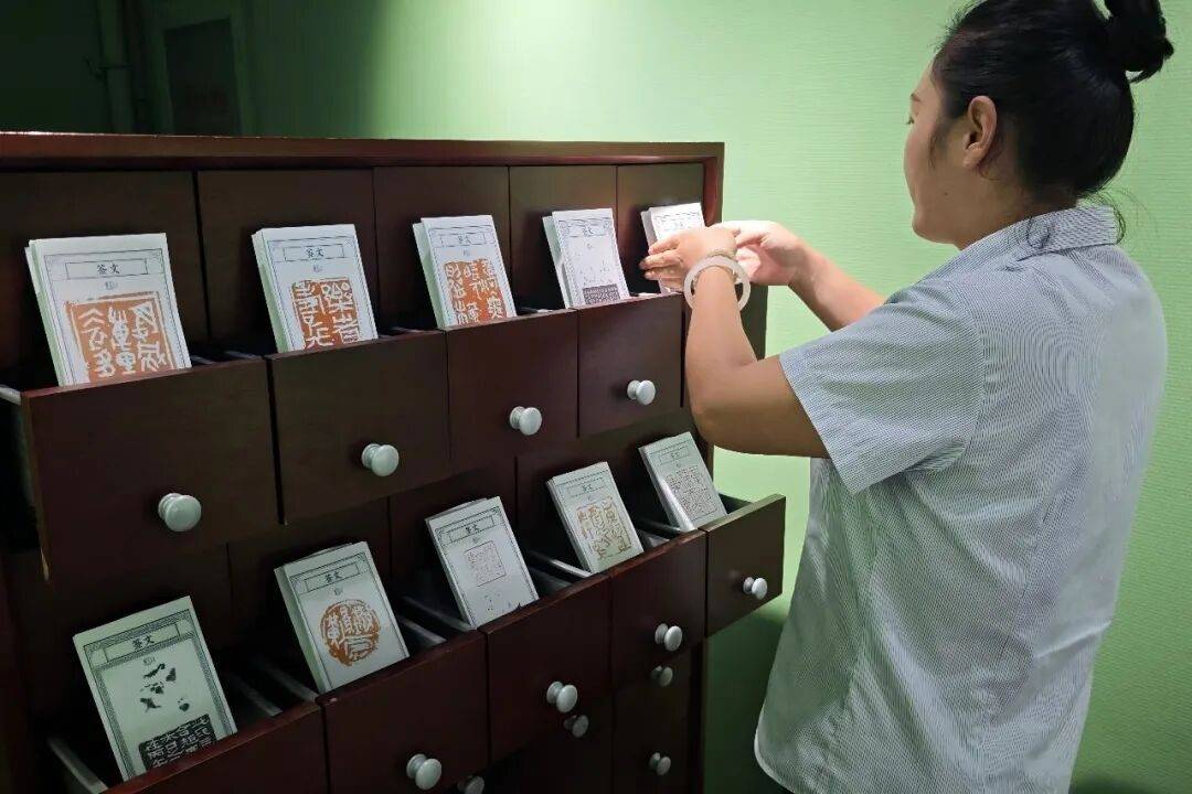 金石印韻潤暖城｜西泠印社六人聯展亮相鄂爾多斯市圖書館