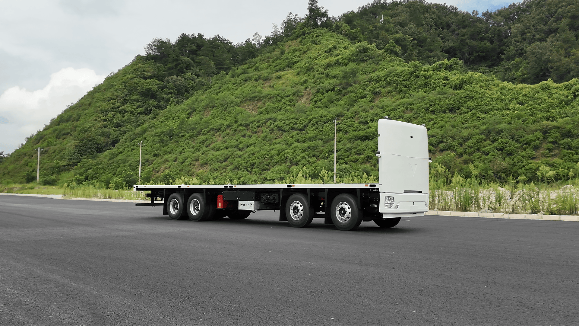 “十堰造”無人駕駛商用物流車試製成功 具備L4.5級全無人託管能力