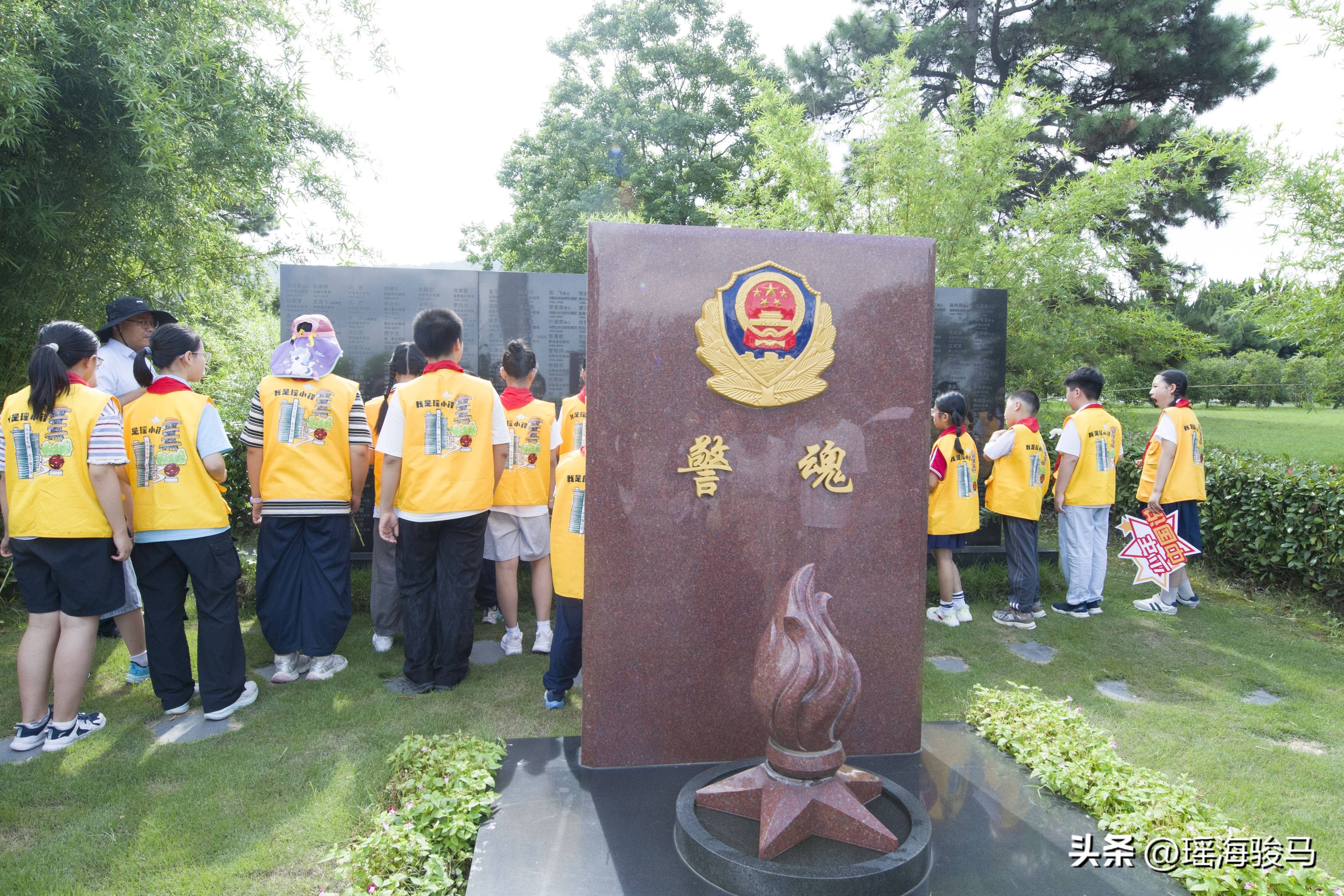 追光先烈足跡 瑤海少先隊員大蜀山開啟行走的國防教育課