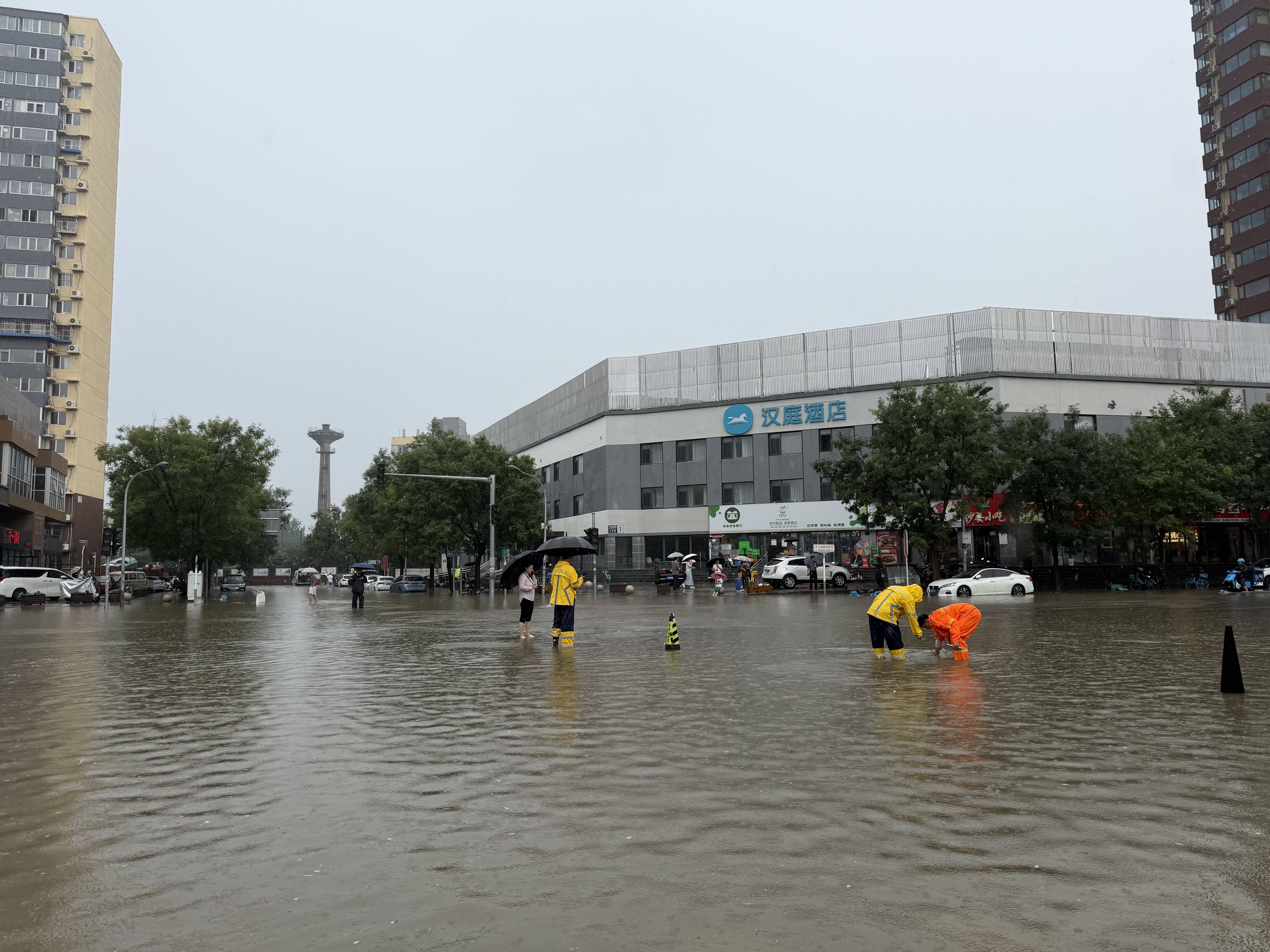 短時強降雨突襲，平房鄉快速響應保障通行