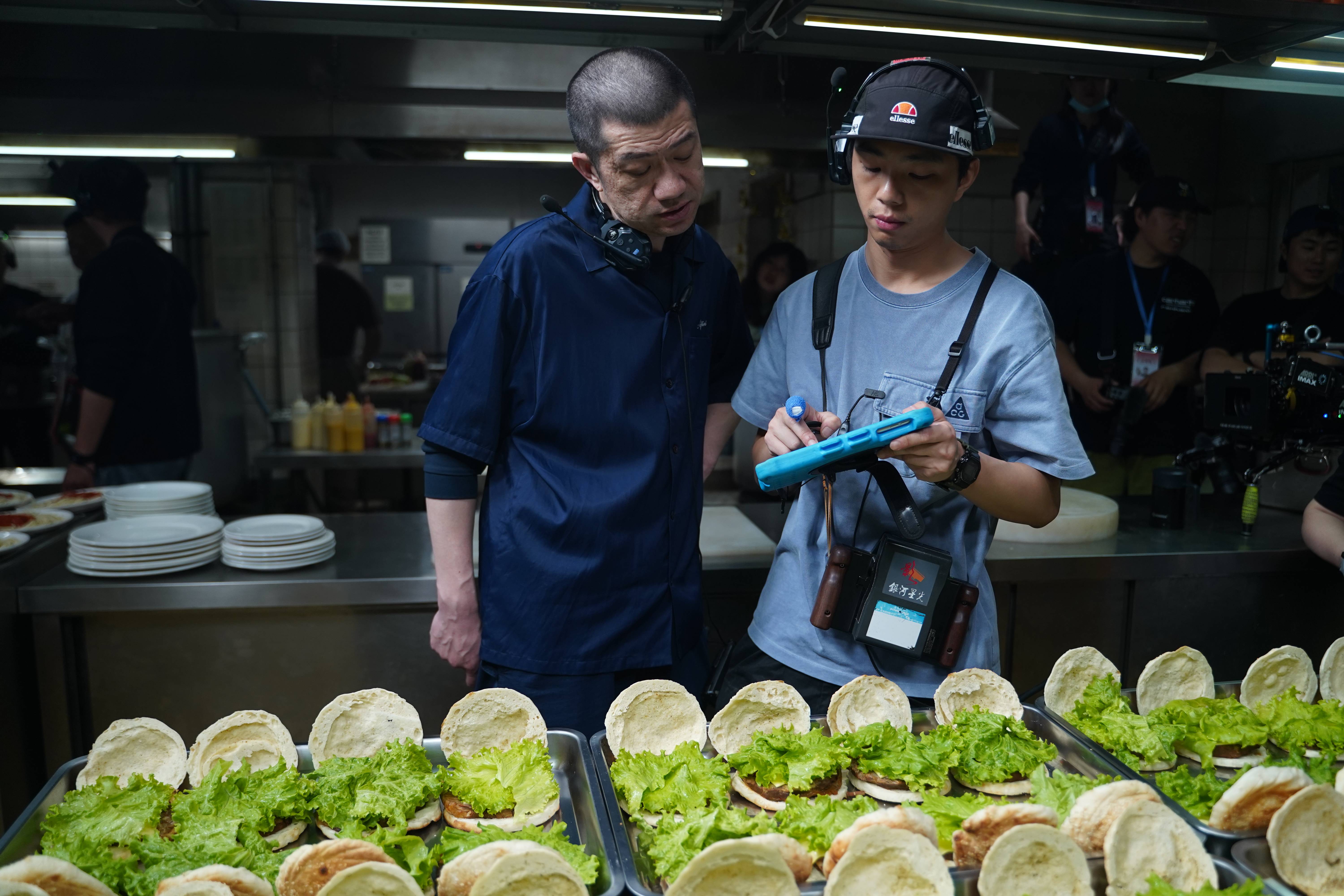 《歡迎來龍餐館》美食導演姚飛：要拍得有人味兒、有鍋氣、能出片