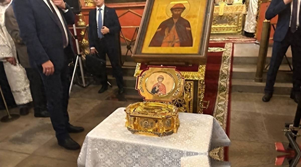 原創險遭暖氣管壓碎！克里姆林宮地板塌了，驚現俄羅斯700年前祖宗