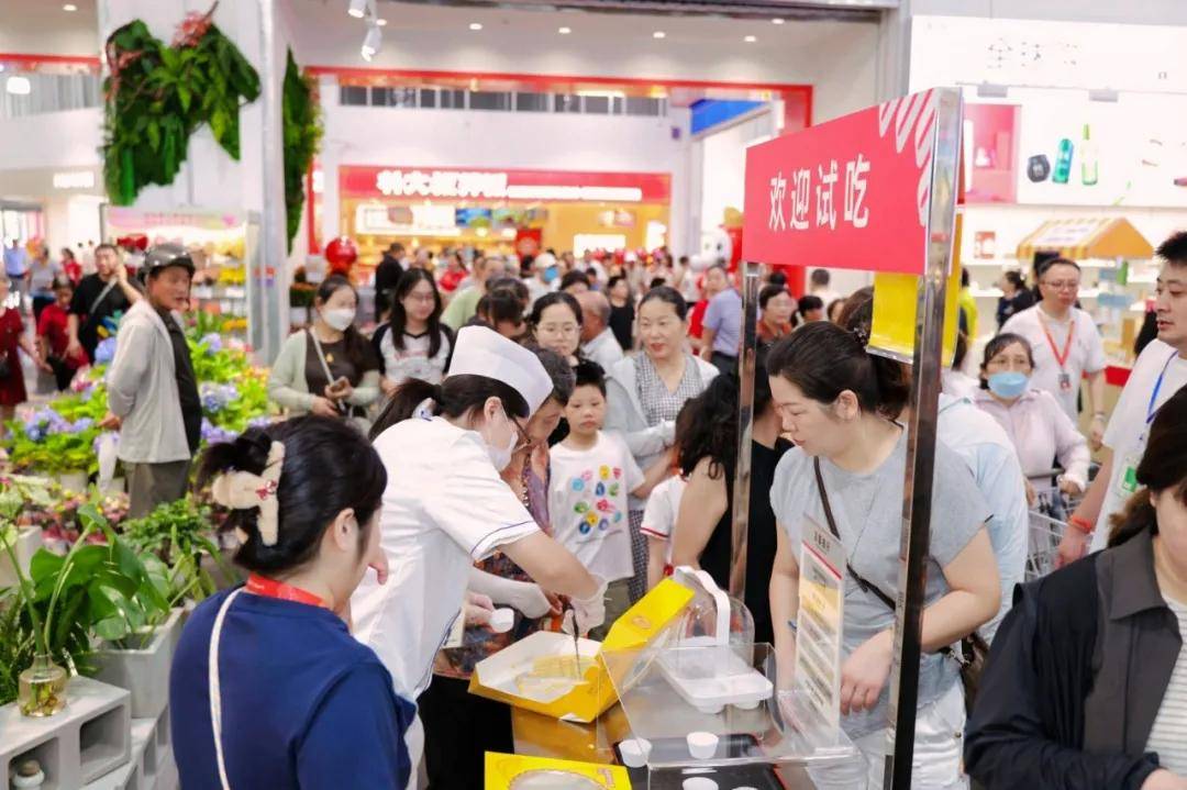再下一城！大潤發「0門檻倉儲店」被擠爆，憑什麼？