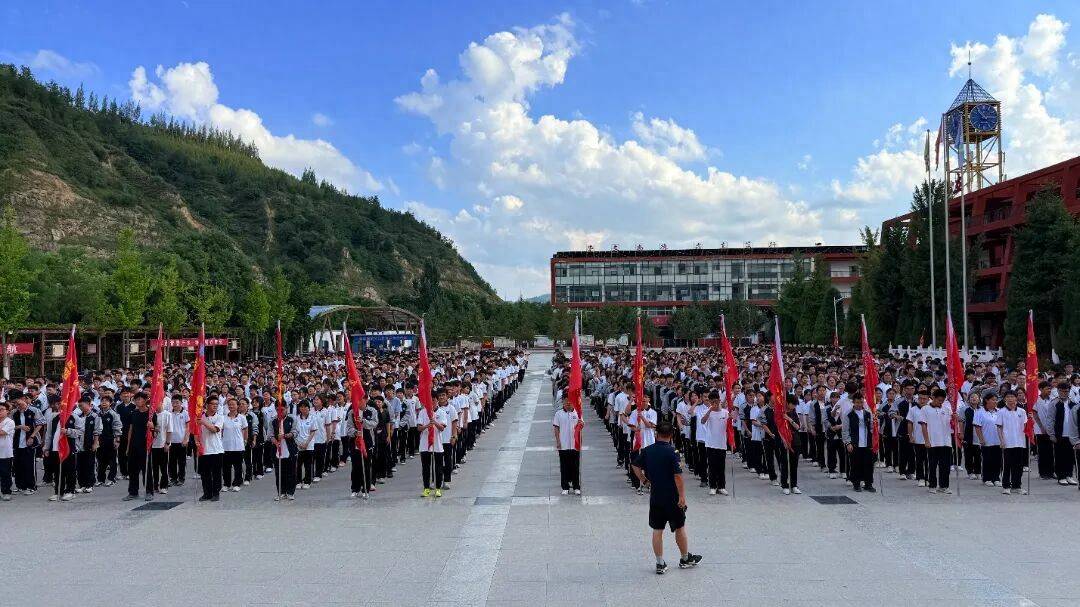 原創延安市安塞區高階中學2027屆高三秋季學習高潮動員大會圓滿舉行
