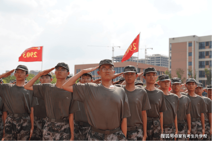 淬火礪初心、凌雲赴新徵，鄭州航空港第一高階中學2029屆國防教育結營花絮