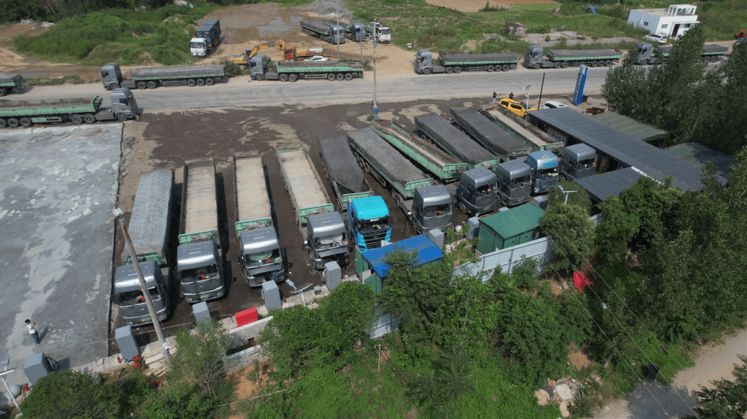 南召：綠電賦能重卡奔跑 電力護航綠色物流
