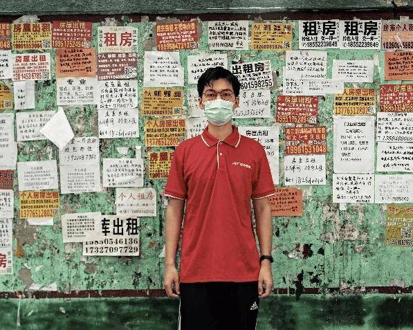 當一個兒子決定拍攝下快遞工廠的母親