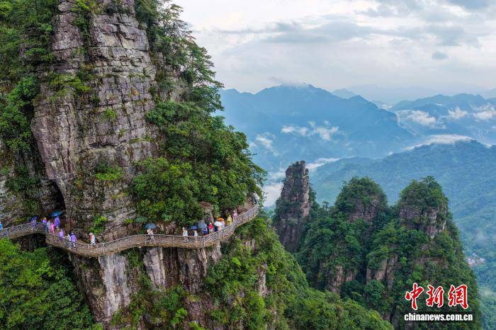 廣西金秀大瑤山雨後景色如畫 無障礙登山成旅遊新體驗