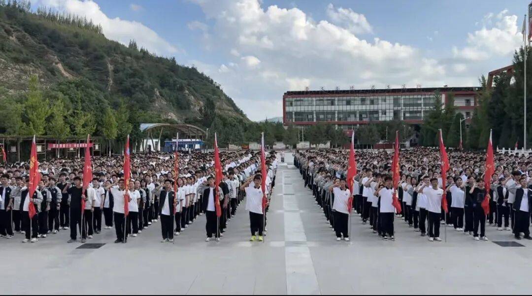 原創延安市安塞區高階中學2027屆高三秋季學習高潮動員大會圓滿舉行