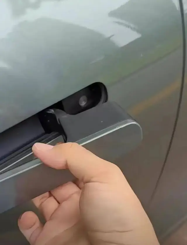 多款汽車被召回，隱藏式門把手存在哪些隱患