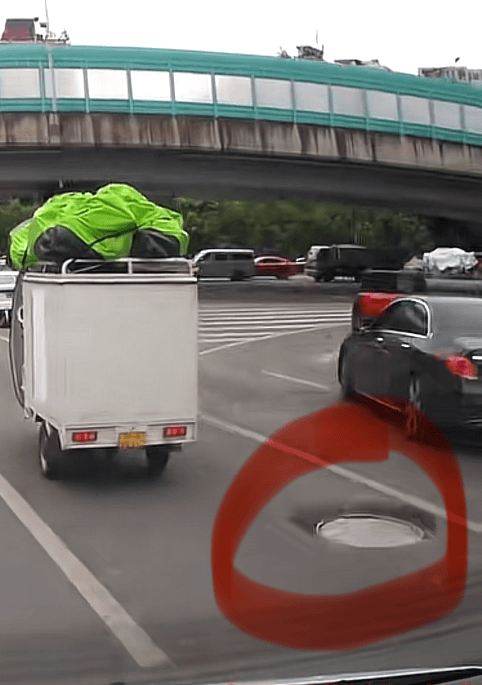 險！棗山路路口井蓋坑窪落差大，雲巖市政快速處置|融媒問政
