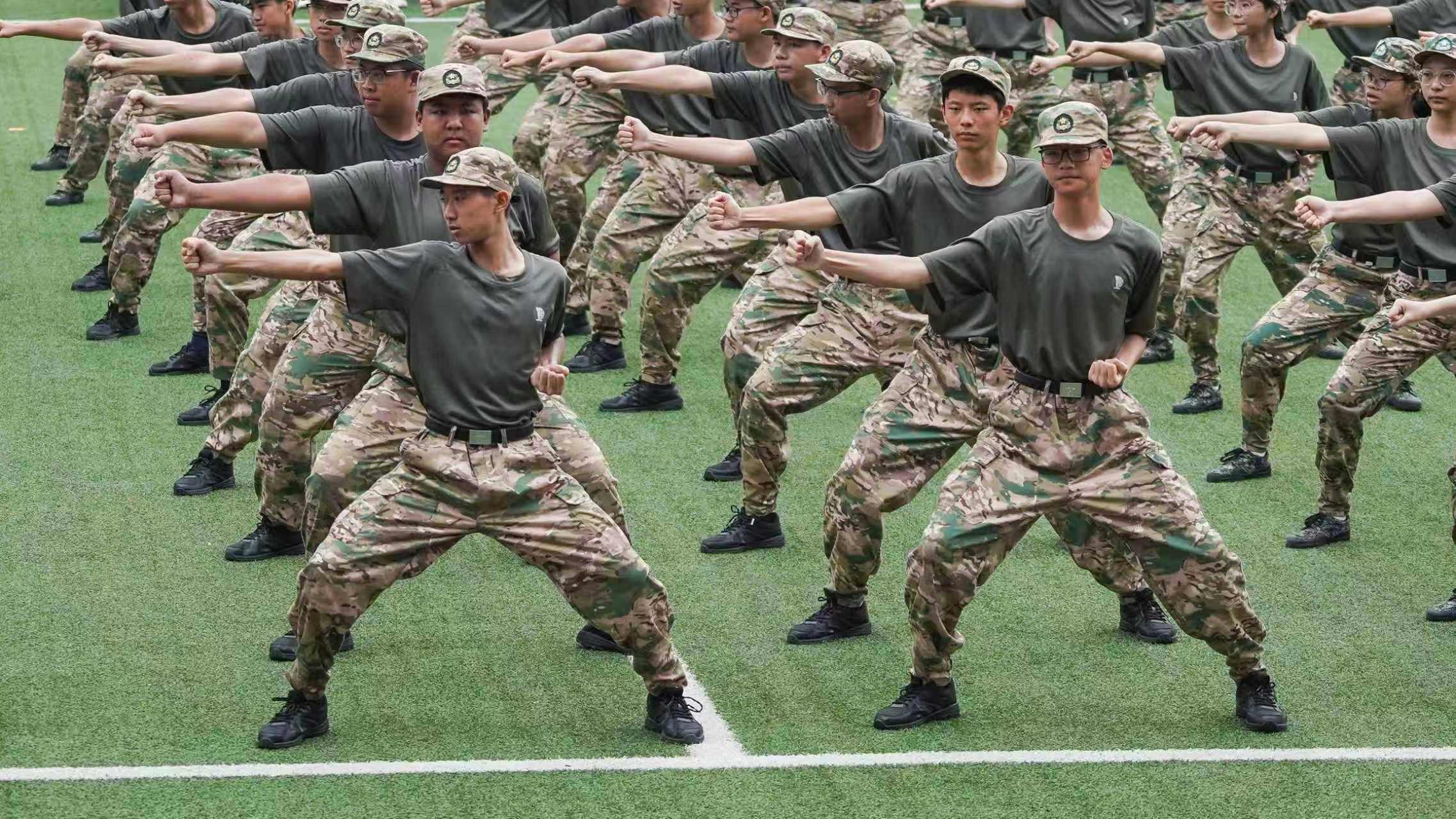 廣大附中教育集團新生硬核匯演盡顯紅色底蘊