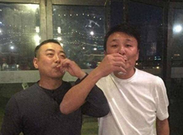 原創劉國樑爭議：年薪40萬，千萬級高爾夫教育，錢從哪來？