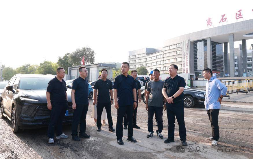 趙建喜在江陰中學現場辦公