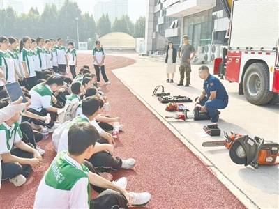 消防教育進軍訓 護航平安開學季