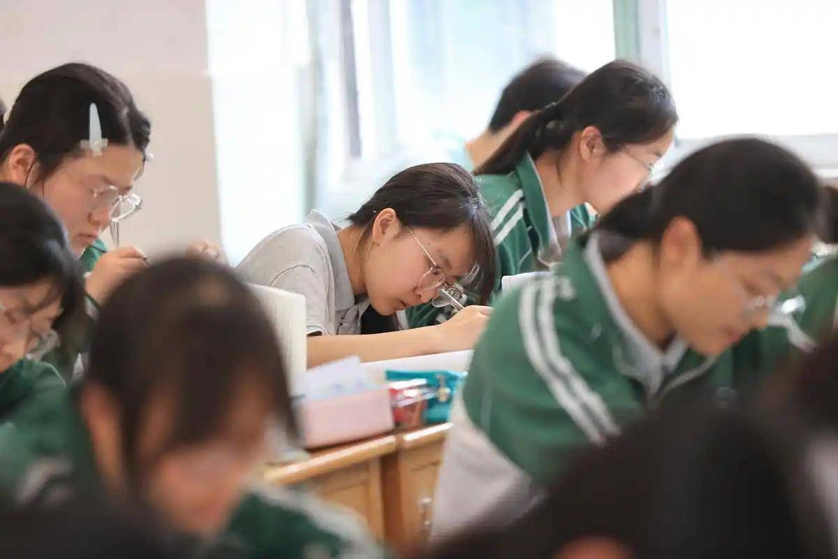 原創大一新生第一臺電腦買多少錢的才合適 建議收藏