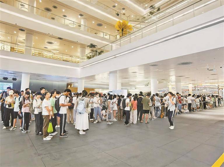深圳圖書館暑期人氣再攀新高