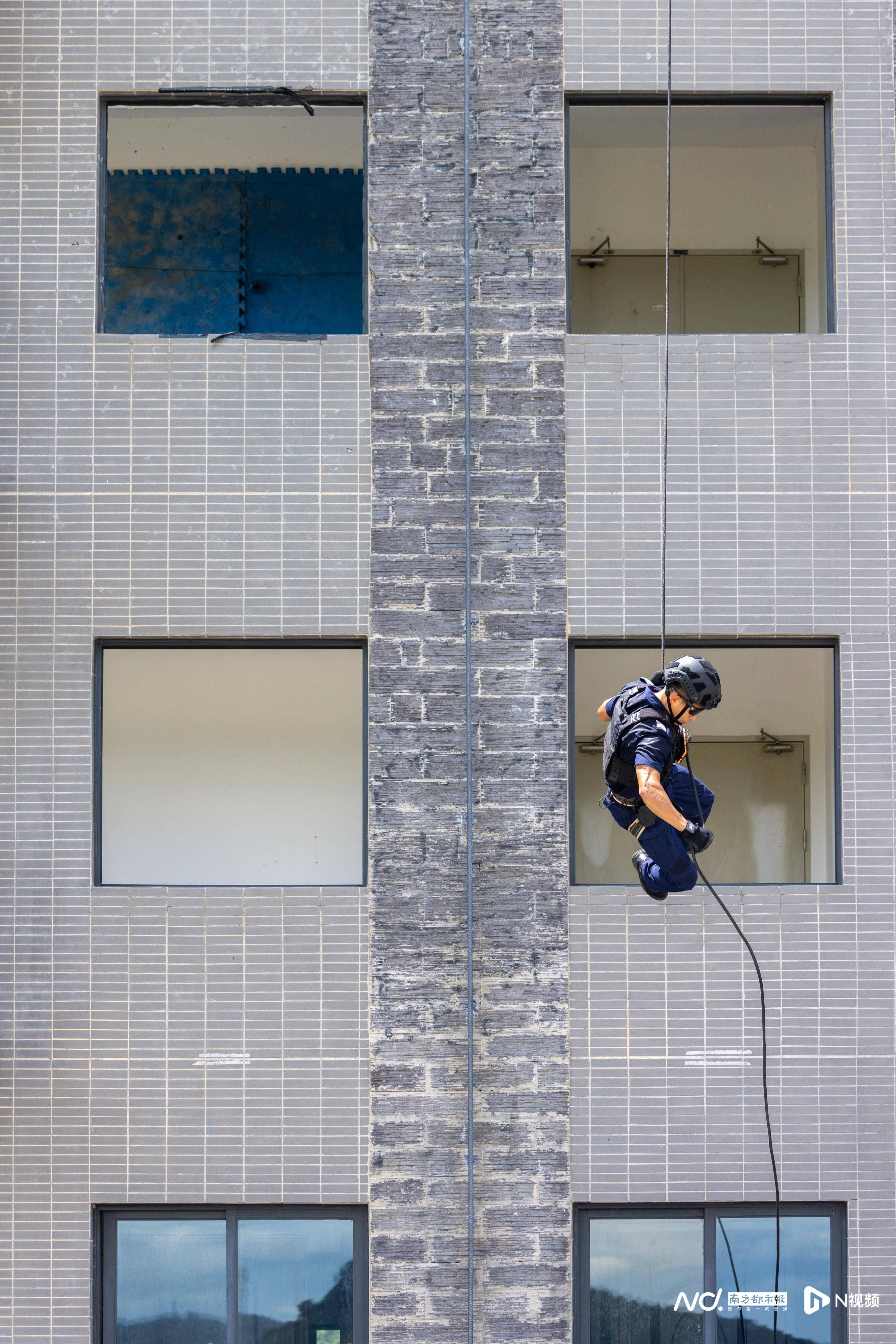 多圖直擊廣州巡特警技能競賽：民警比拼快速射擊、極限越障等