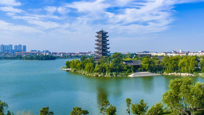 強國有我·旅遊｜波光粼粼 清涼入鏡