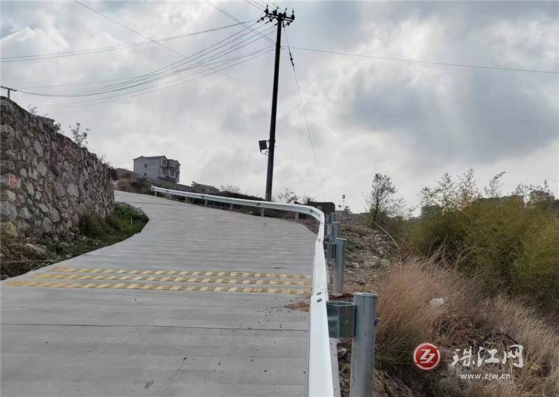 油房移民村：告別“爛泥路”，迎來“幸福路”