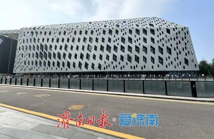 泉城書香濃 從圖書館“一座難求”說起