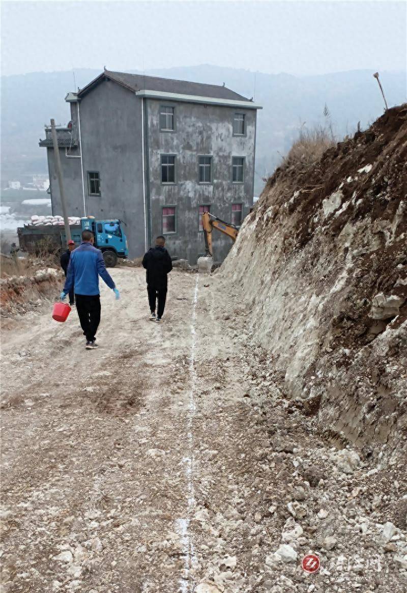 油房移民村：告別“爛泥路”，迎來“幸福路”