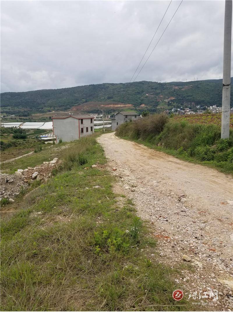 油房移民村：告別“爛泥路”，迎來“幸福路”