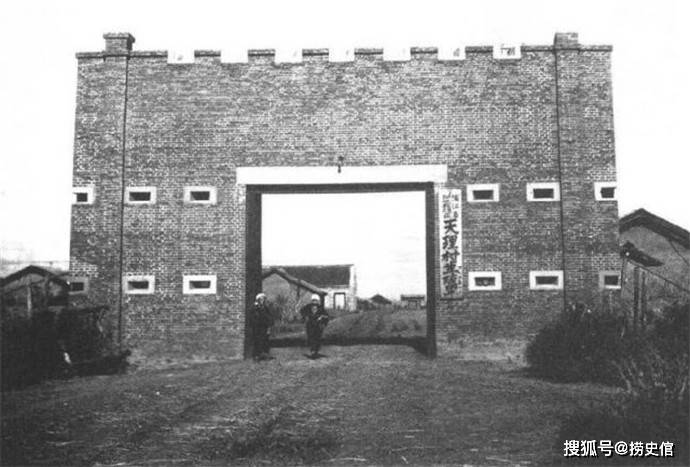 原創老照片：三十年代，日本在東北建立“移民村”的目的何在？二十年移民百萬戶是七大國策之一