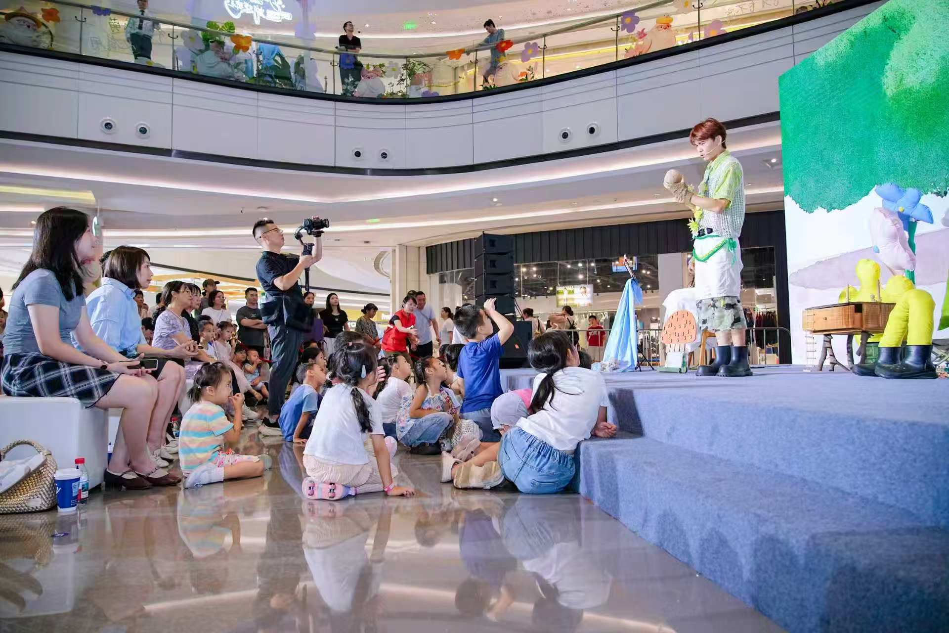 戲劇溫暖人心，科技浸潤街巷：龍崗解鎖科藝融合的城市表達｜南方觀察